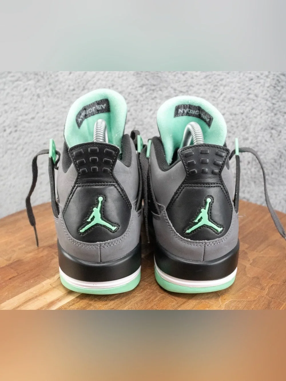 Air Jordan 4 Retro ‘Green Glow’ Size 5.5Y Pre-owned Excellent Condition